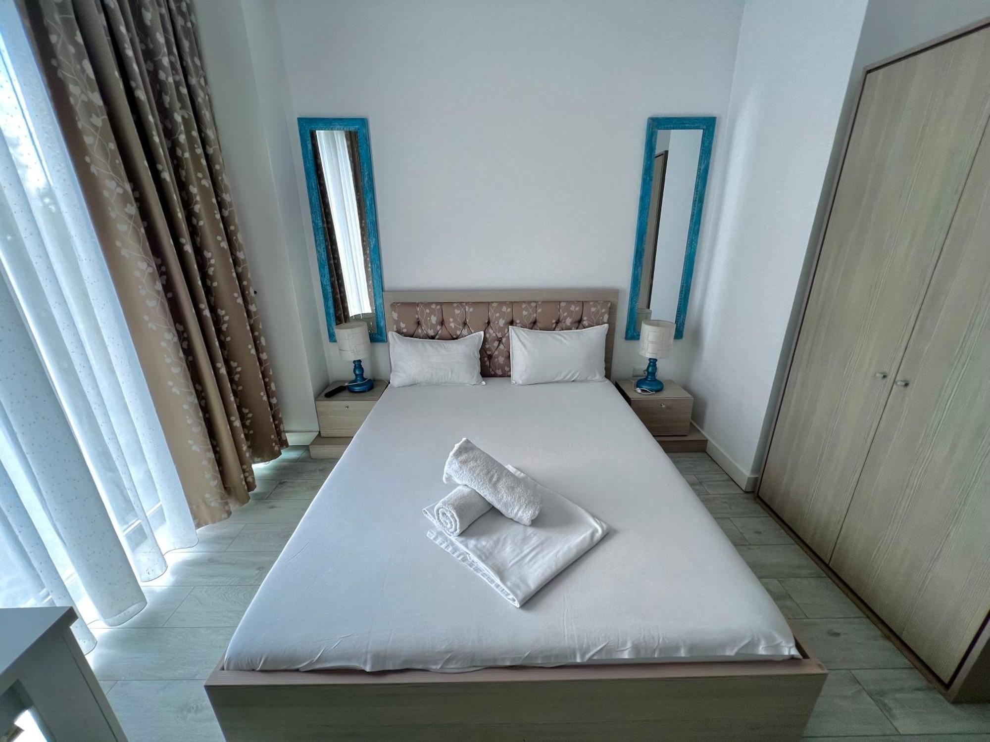 Blue Bike Seaview Apartment Mamaia Buitenkant foto