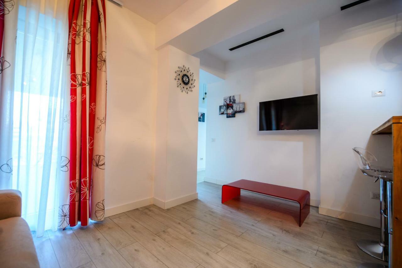 Blue Bike Seaview Apartment Mamaia Buitenkant foto