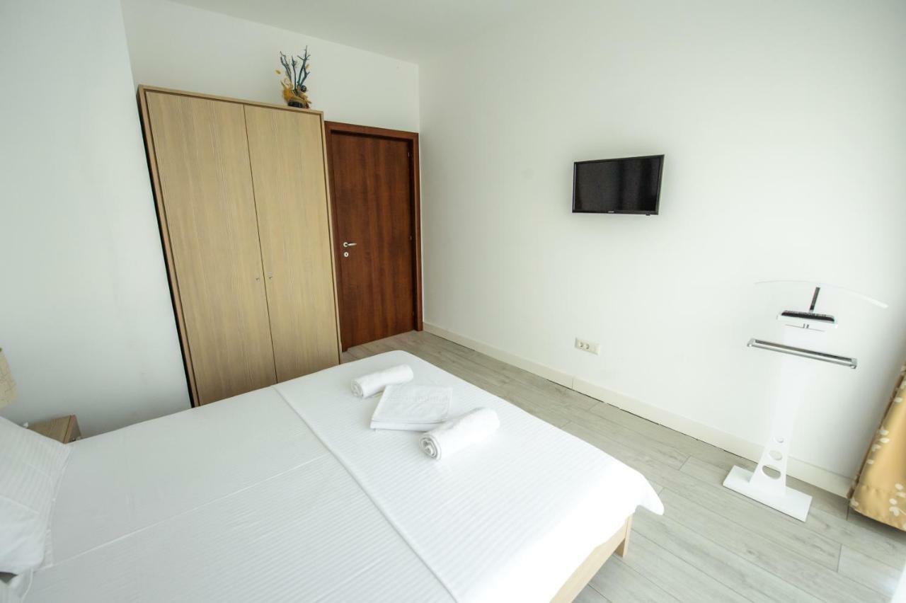 Blue Bike Seaview Apartment Mamaia Buitenkant foto