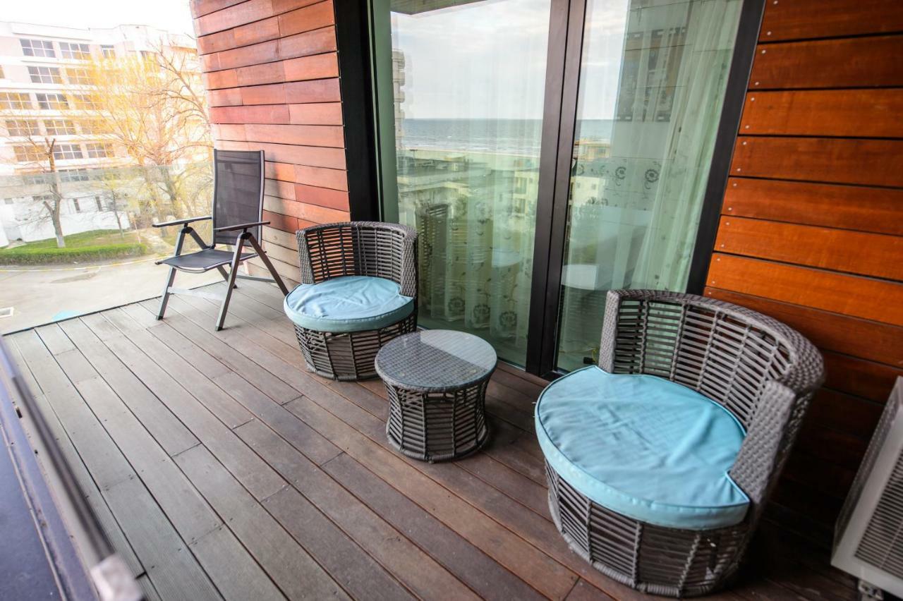 Blue Bike Seaview Apartment Mamaia Buitenkant foto
