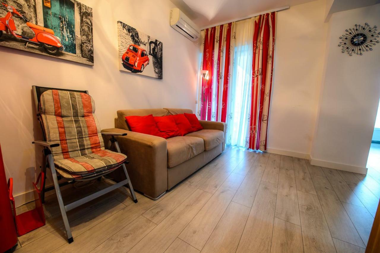 Blue Bike Seaview Apartment Mamaia Buitenkant foto